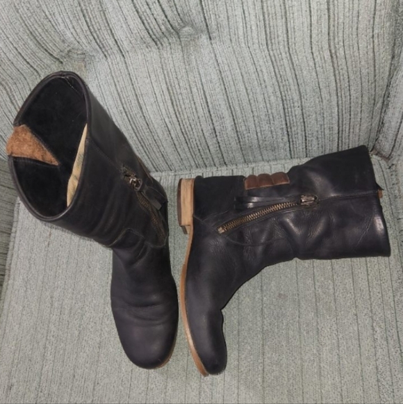 John Fluevog Kipo Radio Boots - Picture 3 of 12